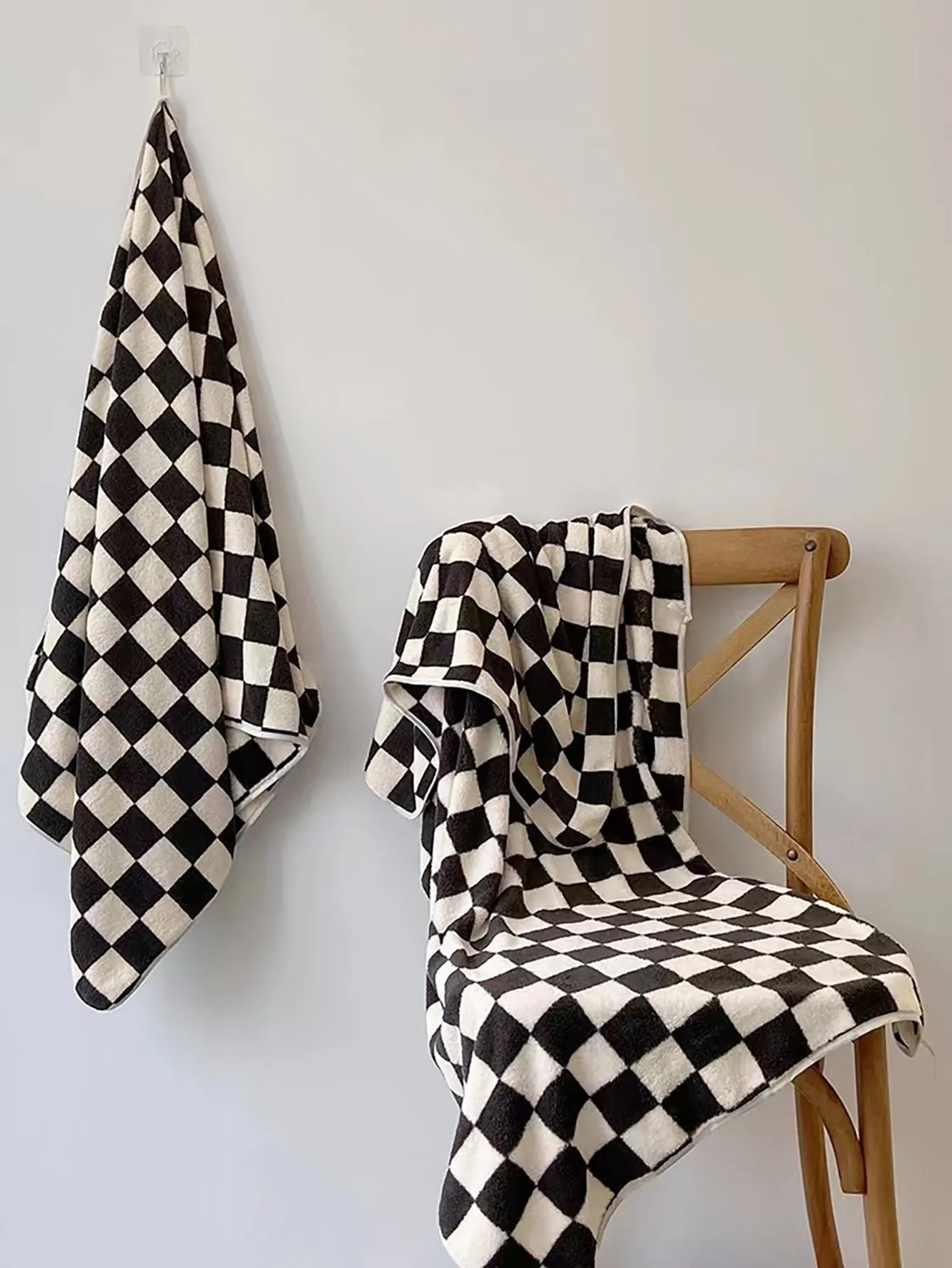 1pc Checkerboard Pattern Random Towel