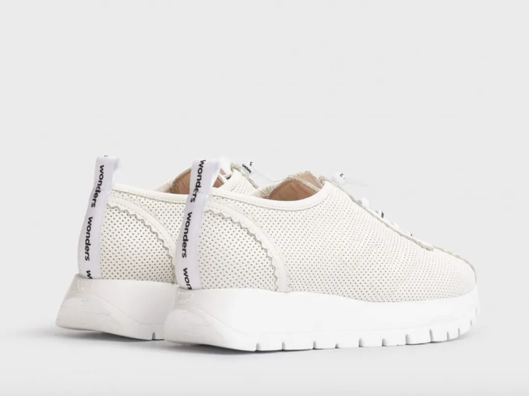 A2424 White Sneaker