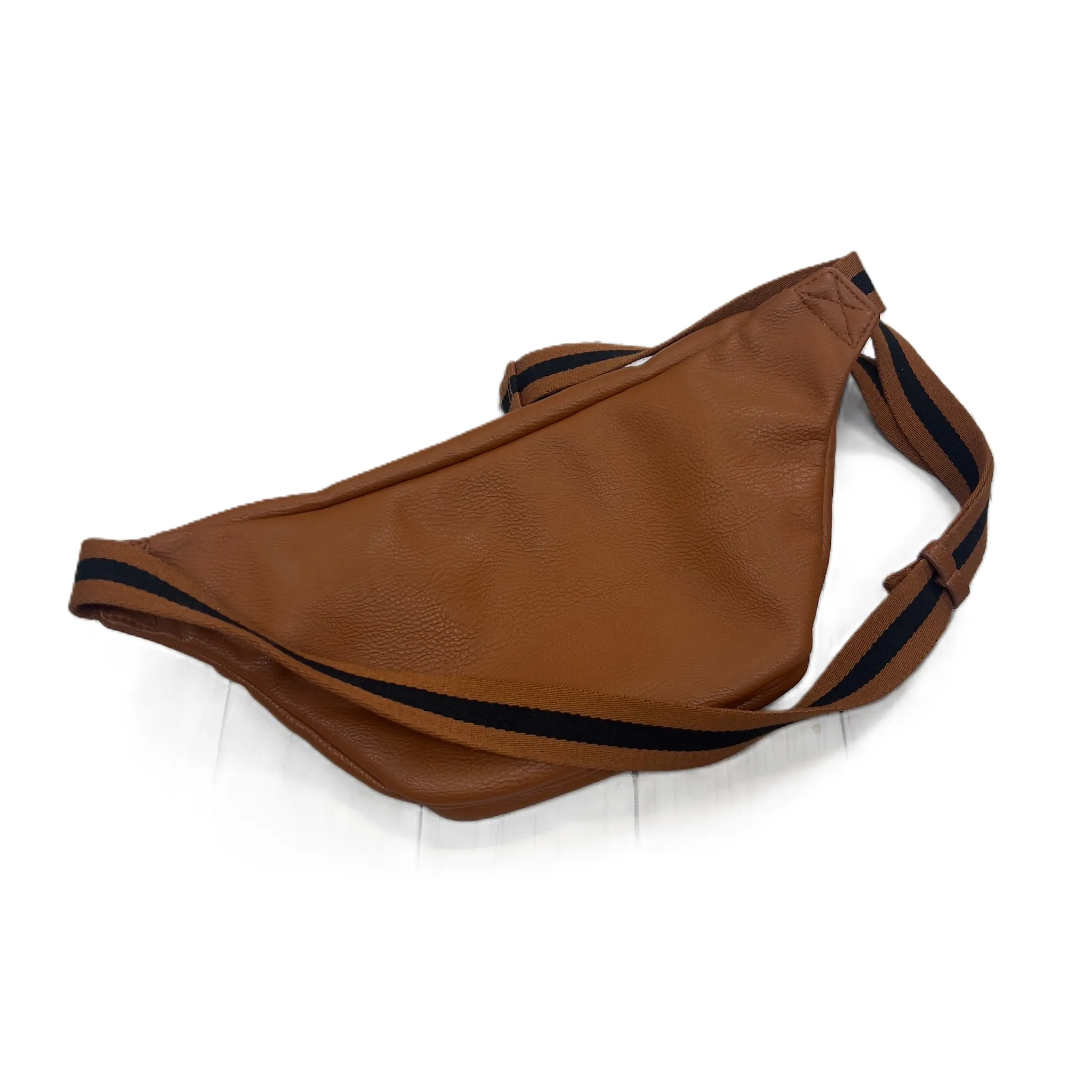 Belt Bag By Universal Thread, Size: Small