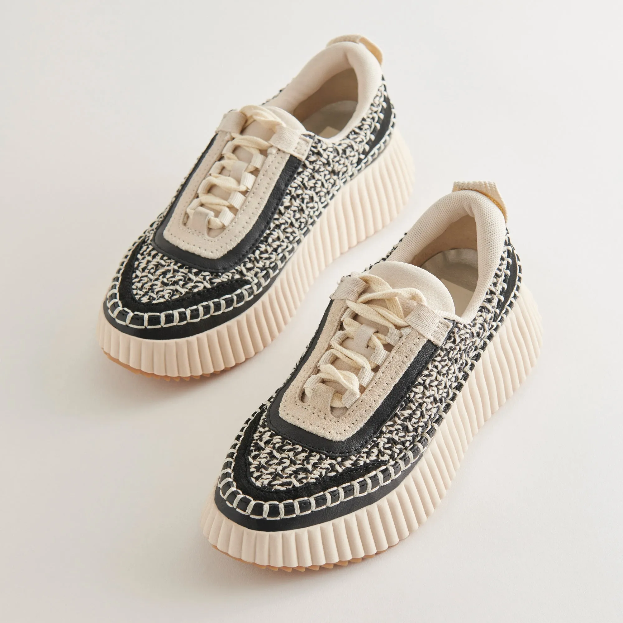 DOLEN SNEAKERS WHITE BLACK WOVEN - re:vita