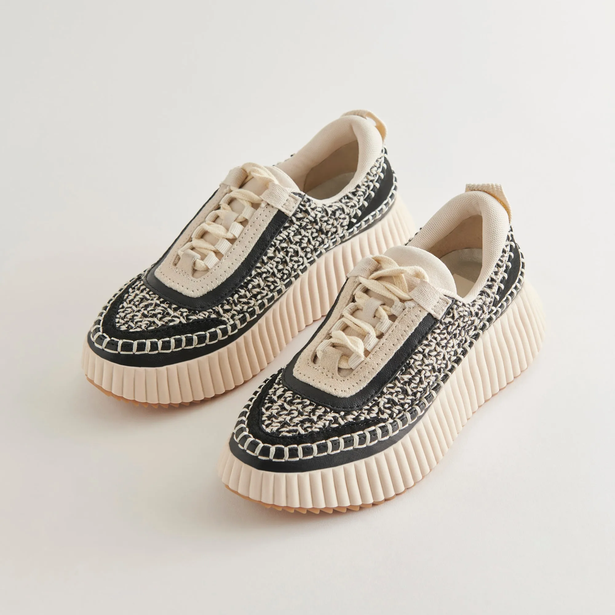 DOLEN SNEAKERS WHITE BLACK WOVEN - re:vita