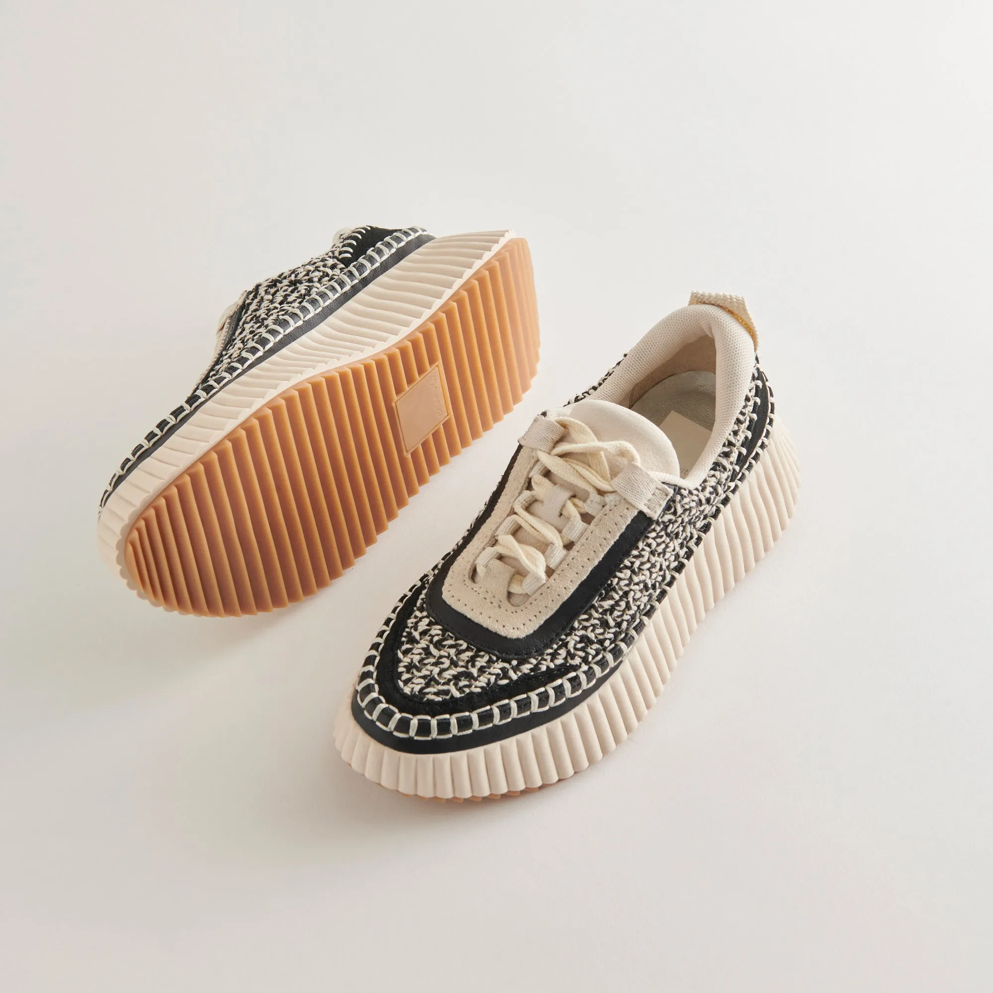 DOLEN SNEAKERS WHITE BLACK WOVEN - re:vita