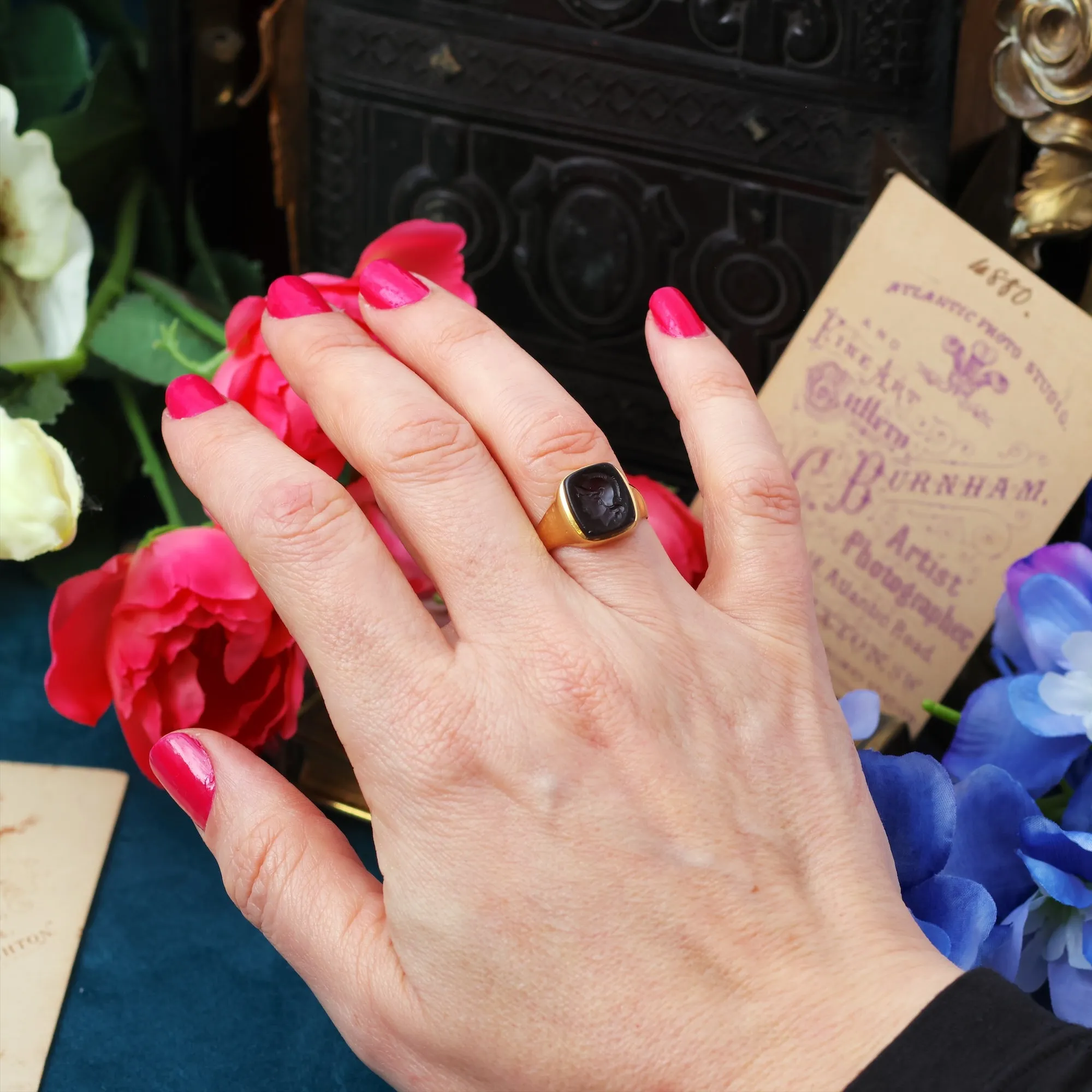 Heroic Antique 18ct Gold Carnelian Intaglio Signet Ring