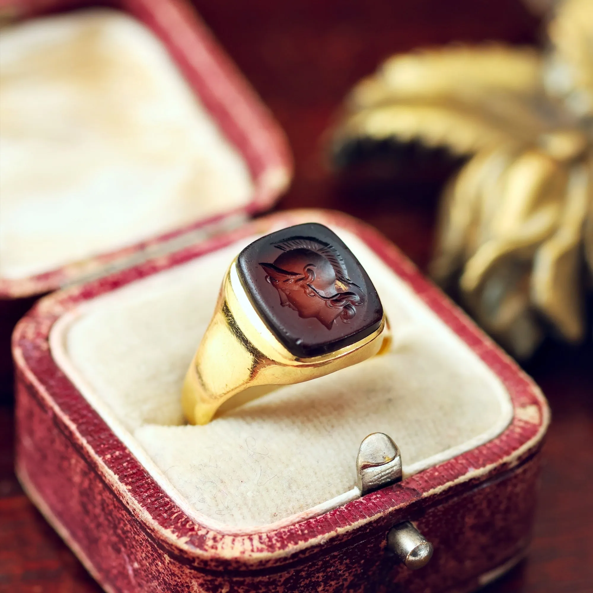 Heroic Antique 18ct Gold Carnelian Intaglio Signet Ring