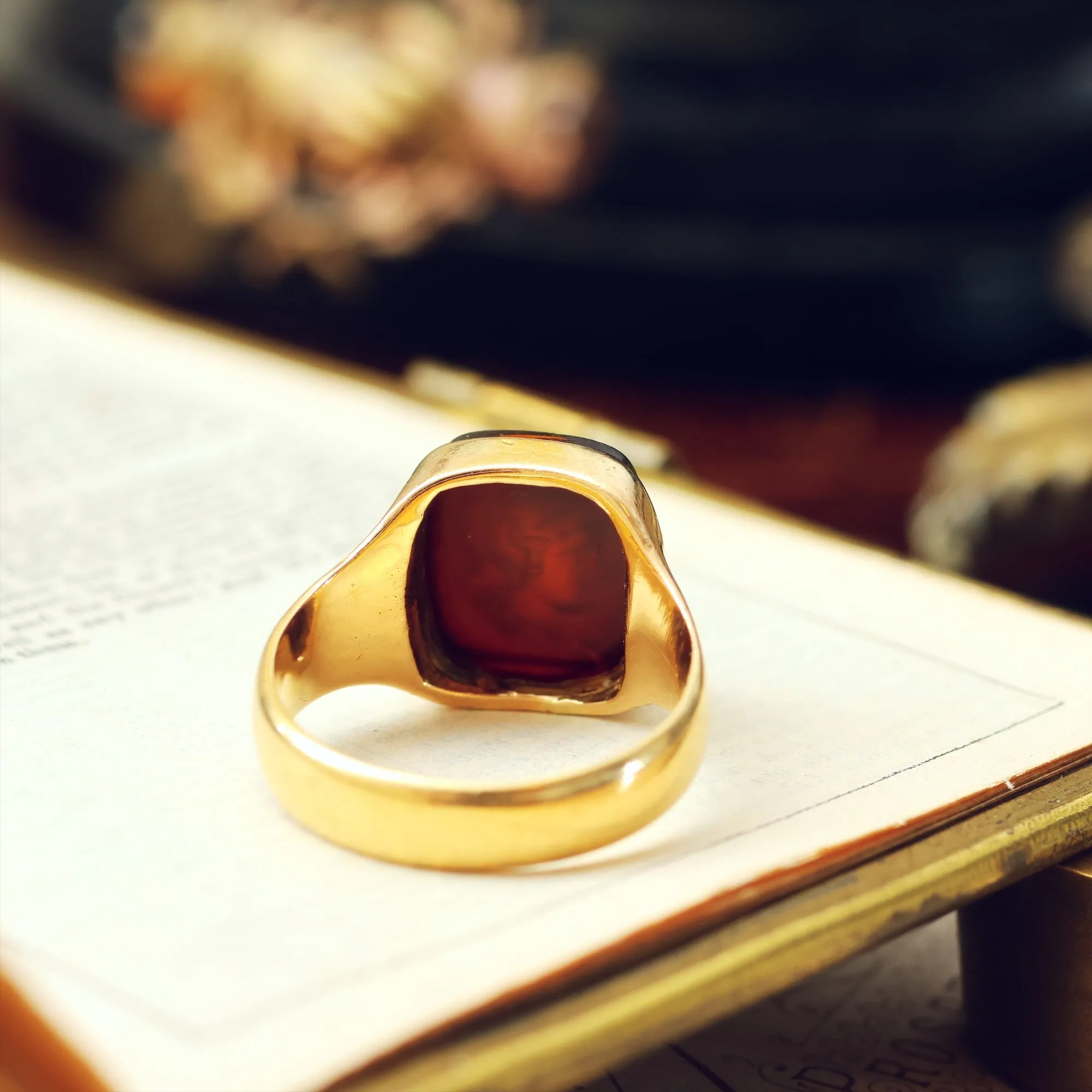 Heroic Antique 18ct Gold Carnelian Intaglio Signet Ring