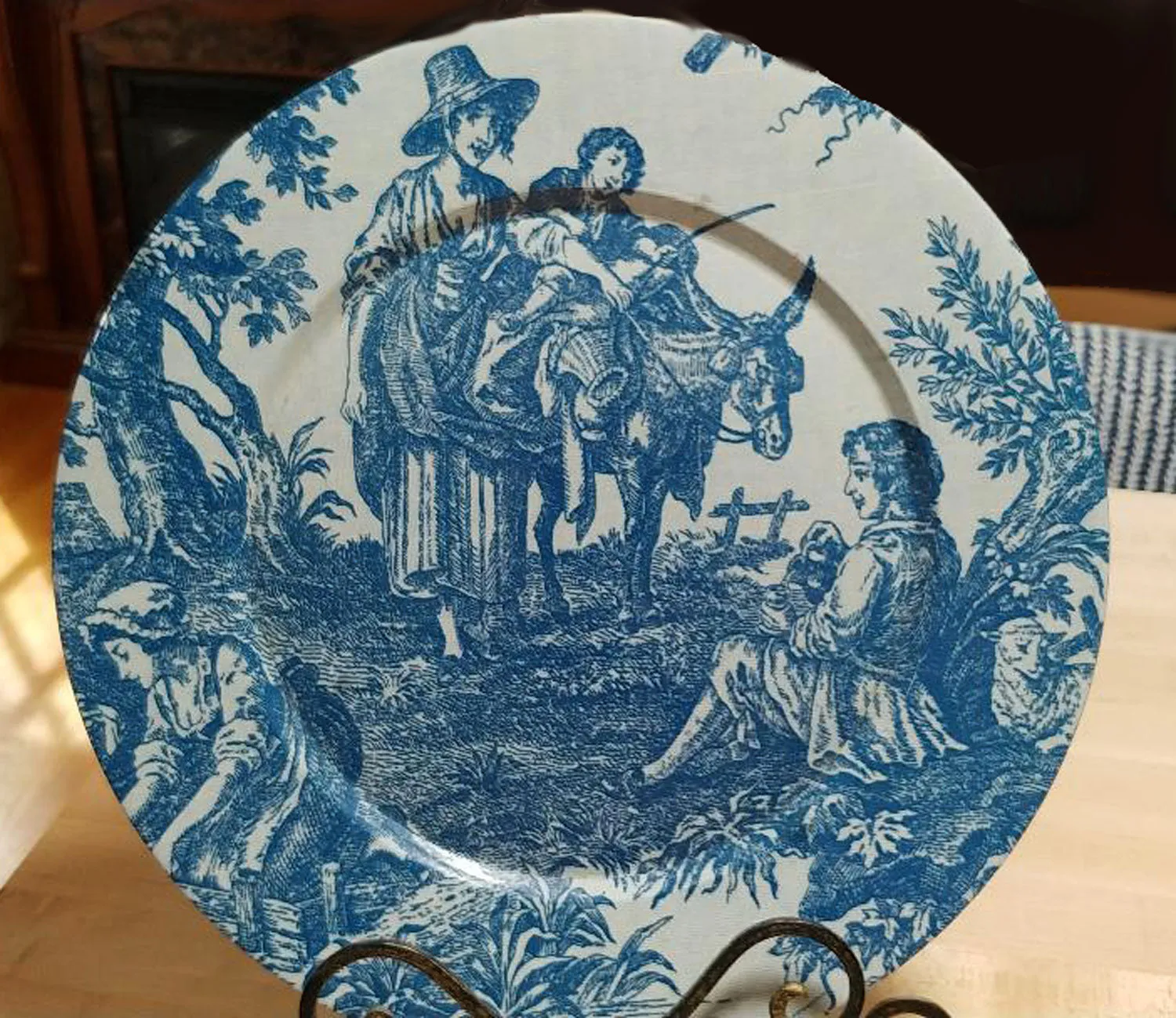 *LARGE 15" BLUE & WHITE TOILE FRENCH COUNTRYSIDE DECORATOR PLATE - PERFECT FOR ON AN ISLAND OR A PLANT SHELF WITH OTHER BLUE & WHITE ITEMS