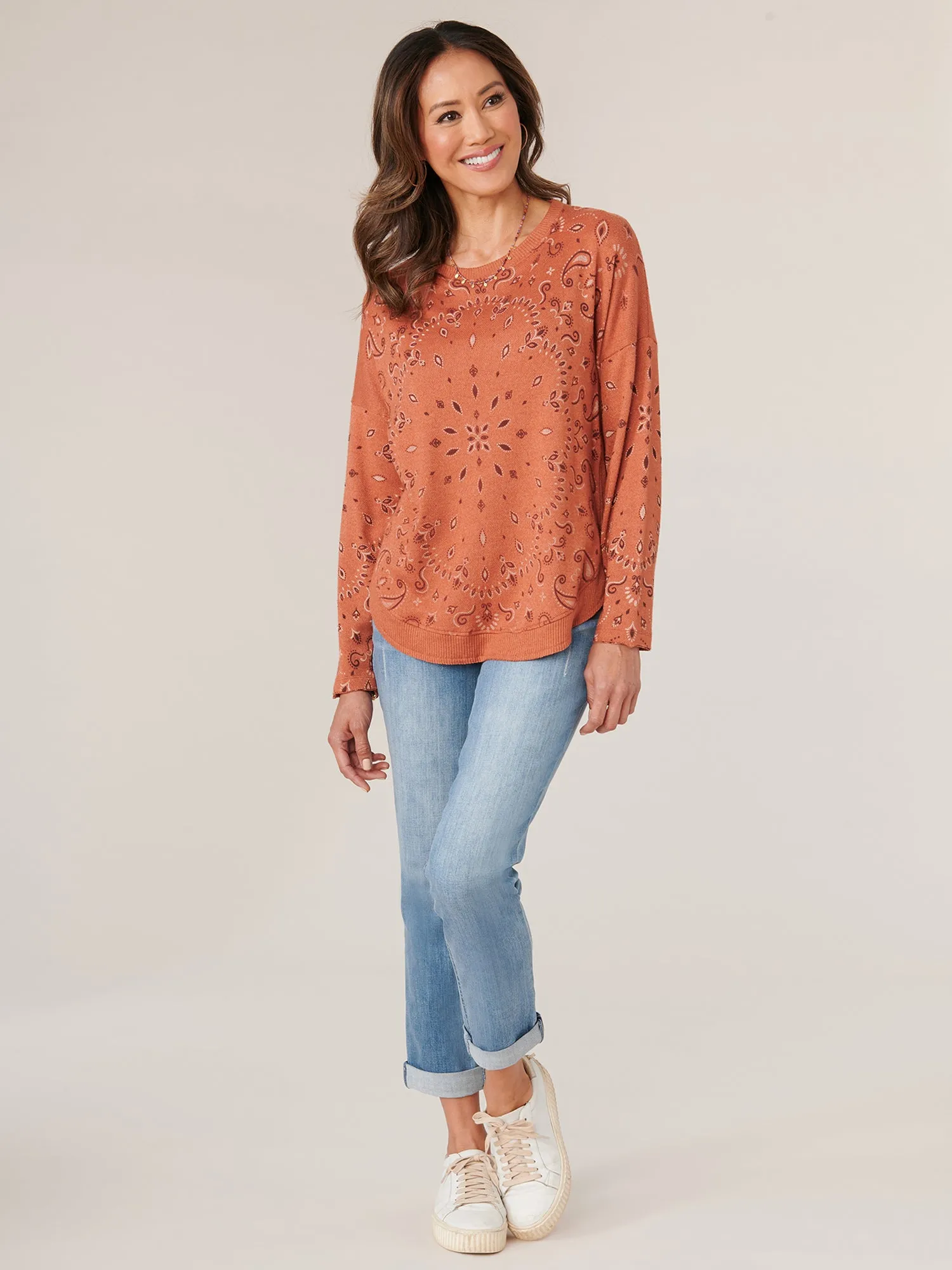 Long Sleeve Boatneck Rounded Shirtail Hem Printed Knit Top