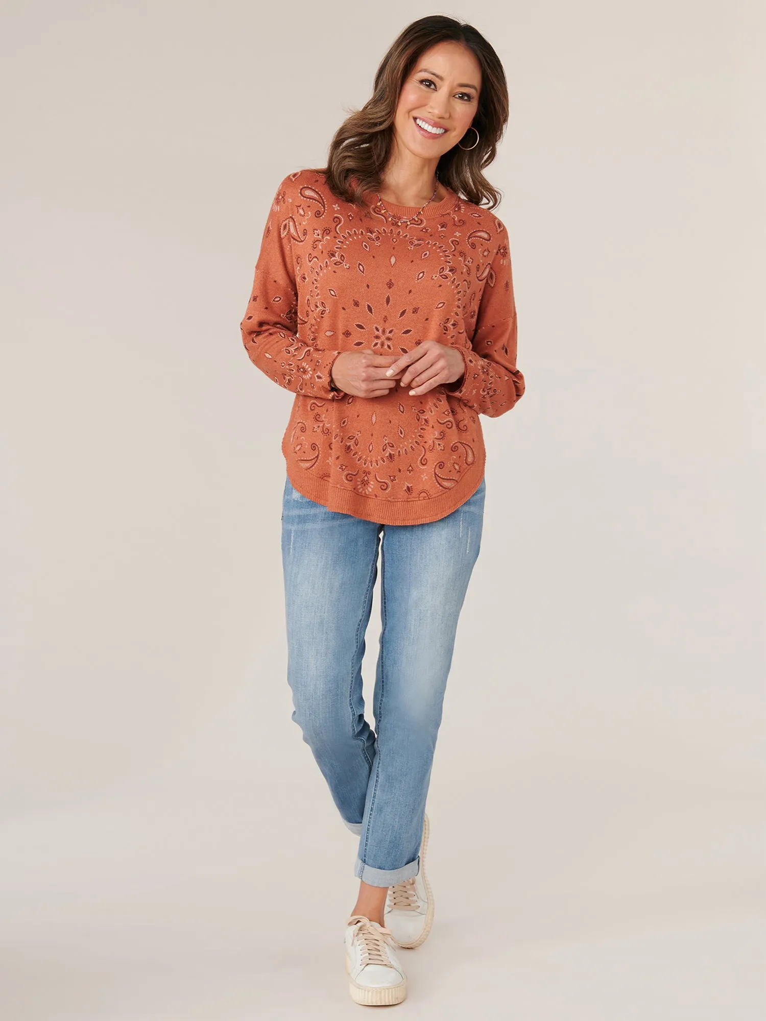 Long Sleeve Boatneck Rounded Shirtail Hem Printed Knit Top