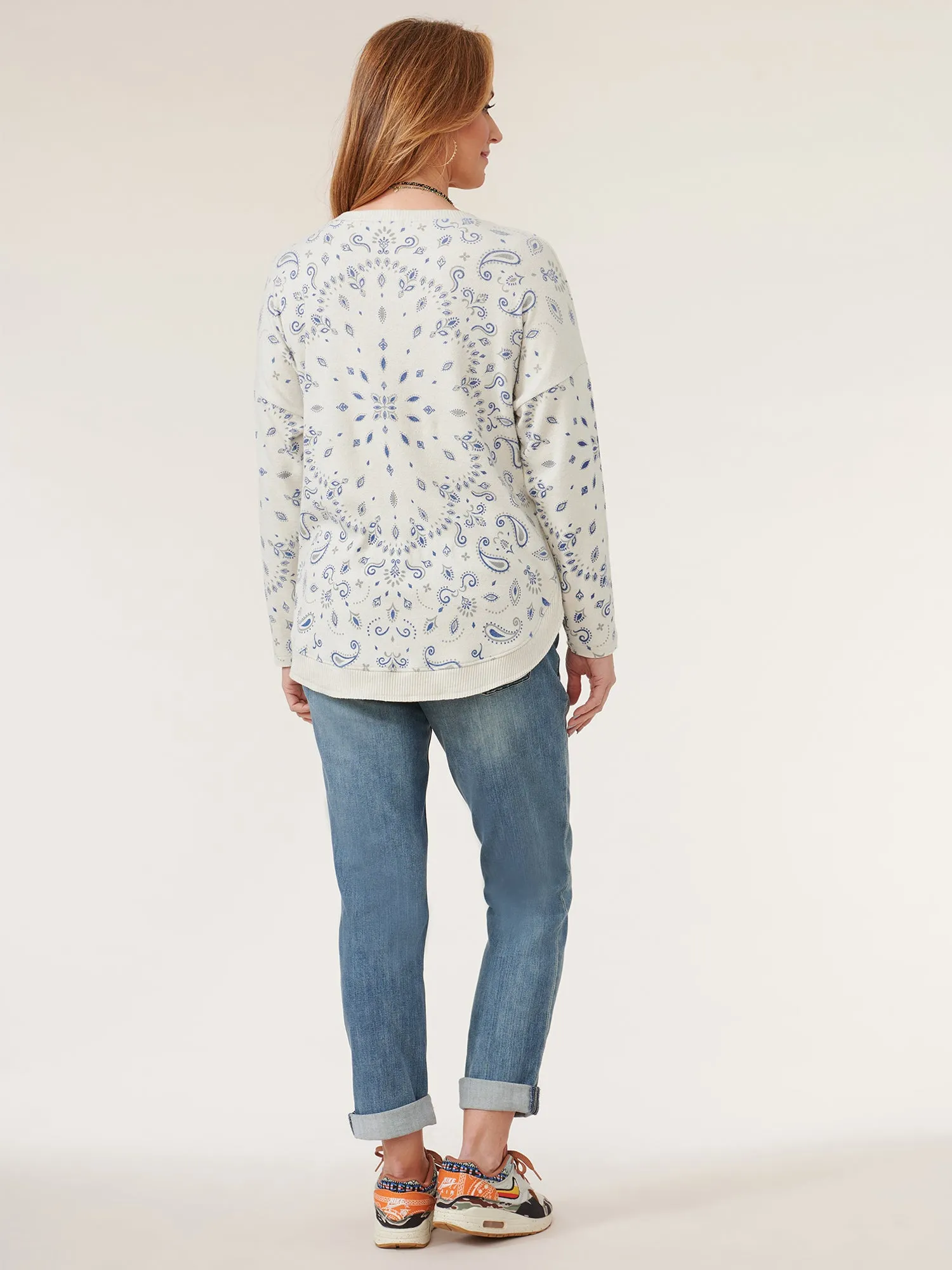 Long Sleeve Boatneck Rounded Shirtail Hem Printed Knit Top