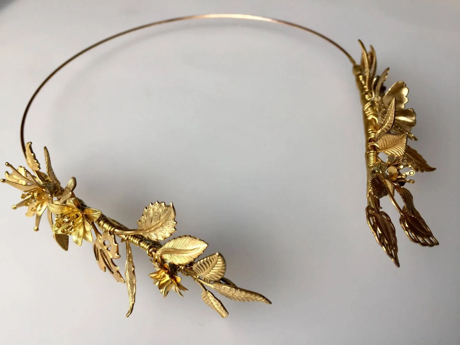 The FLORA Roman Headband