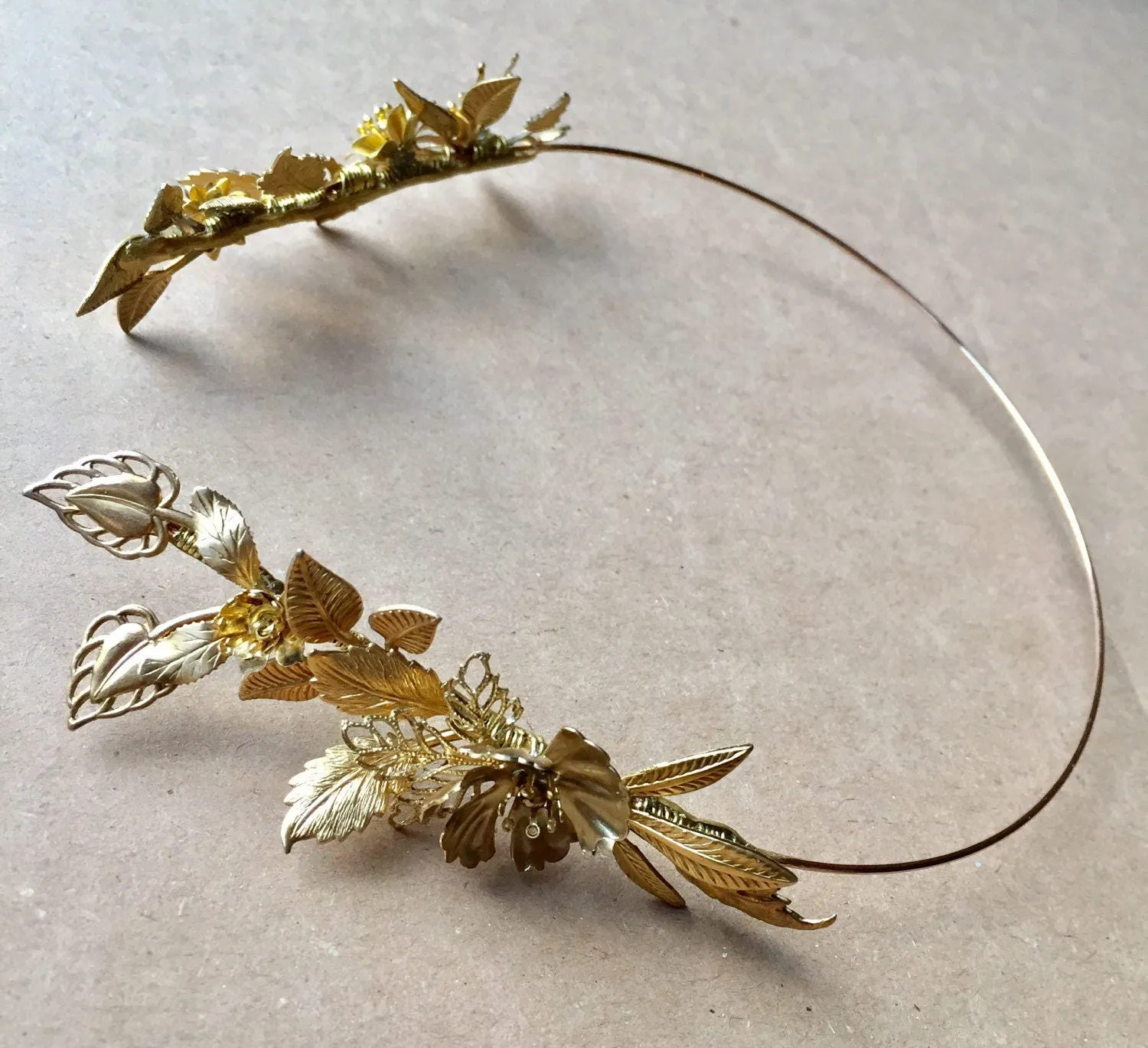 The FLORA Roman Headband