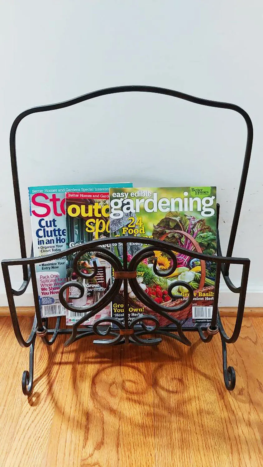 *VINTAGE '70S / '80S ELEGANTLY DESIGNED WROUGHT IRON MAGAZINE RACK FOR NEWSPAPERS, MAGAZINES, FIRE LOGS, BOOKS